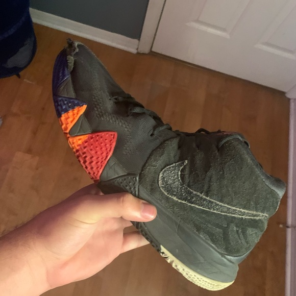 Nike Kyrie 4 “Year of the Monkey” - Picture 4 of 8